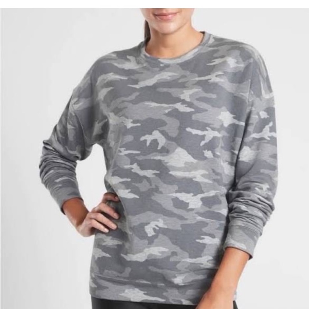 Athleta Camo Balance Crewneck Sweatshirt Sweater woman’s M